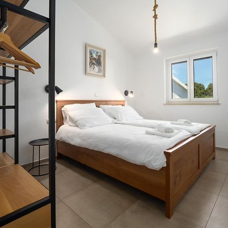 Luxury Apartments Villa San Avia Banjole Exterior photo